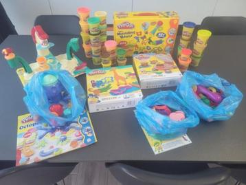 Groot lot Play-doh. Gebruikt, maar mooie staat.  beschikbaar voor biedingen