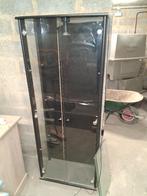 Vitrine, Enlèvement