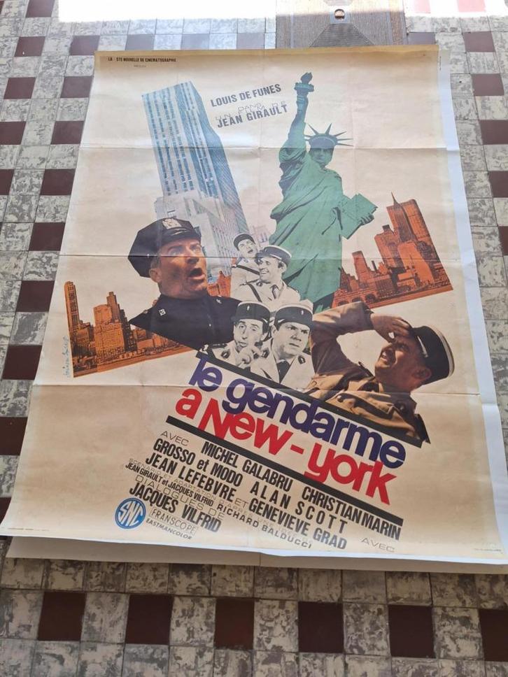 louis de Funès : le gendarme à New-York (filmposter) (160), Verzamelen, Posters, Zo goed als nieuw, Film en Tv, Deurposter of groter