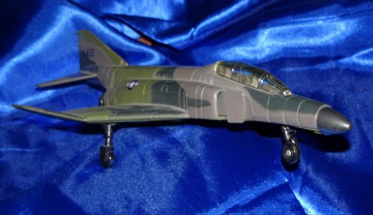USAF F4 PHANTOM "FA68 - 432nd', Verzamelen, Luchtvaart en Vliegtuigspotten, Zo goed als nieuw, Schaalmodel, Verzenden