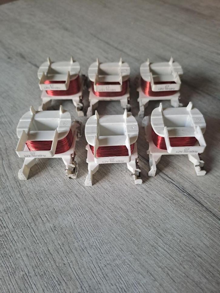 13 spoelen LX Telemec/Schneider, Hobby en Vrije tijd, Elektronica-componenten, Zo goed als nieuw, Ophalen of Verzenden