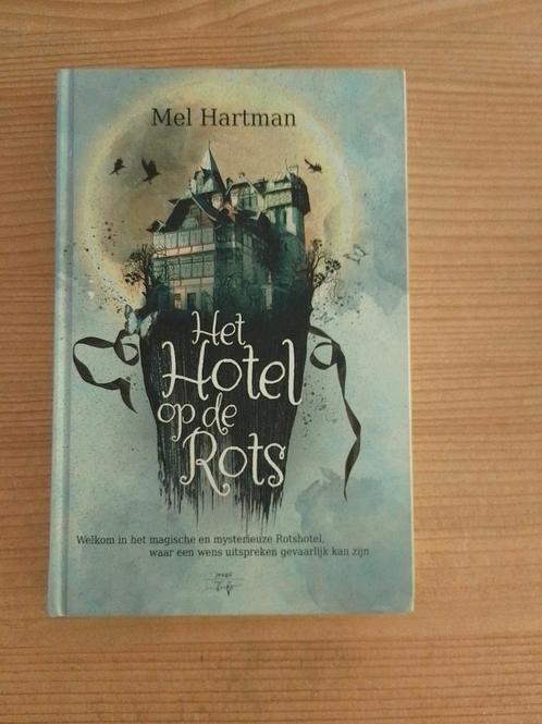 Mel Hartman - Hotel op de Rots, Boeken, Kinderboeken | Jeugd | 10 tot 12 jaar, Zo goed als nieuw, Ophalen