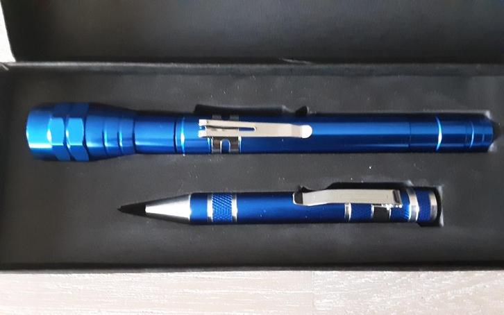 Uitschuifbare zaklamp & gadget, Caravans en Kamperen, Zaklampen, Nieuw, Batterij, Ophalen of Verzenden