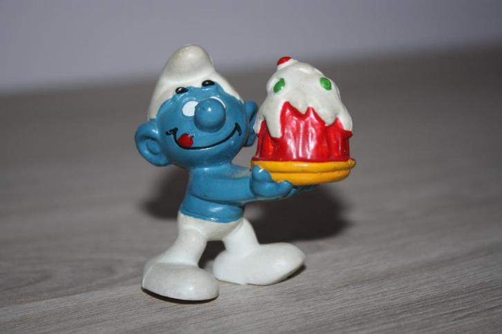 Taartsmurf , schleich 1978 Peyo , goede staat, Verzamelen, Smurfen, Gebruikt, Poppetje, Figuurtje of Knuffel, Smulsmurf, Ophalen of Verzenden