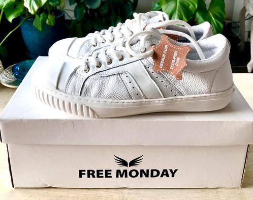 Nieuwe witte volledig lederen sneakers T 39-39,5, Kleding | Dames, Schoenen, Nieuw, Sneakers, Wit, Ophalen of Verzenden