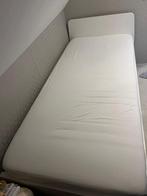 Bed IKEA 200/90 cm met matras, Huis en Inrichting, Slaapkamer | Matrassen en Bedbodems, 90 cm, Gebruikt, Eenpersoons, Ophalen