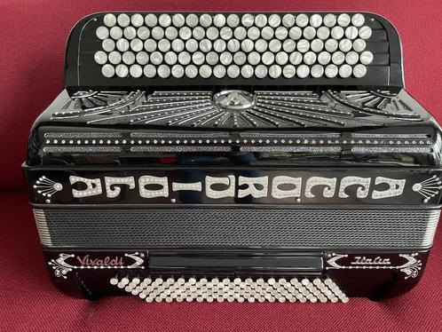 Z.g.a.n. Accordiola Vivaldi knopacordeon . DO3.4korig .Top, Muziek en Instrumenten, Accordeons, Zo goed als nieuw, Knopaccordeon