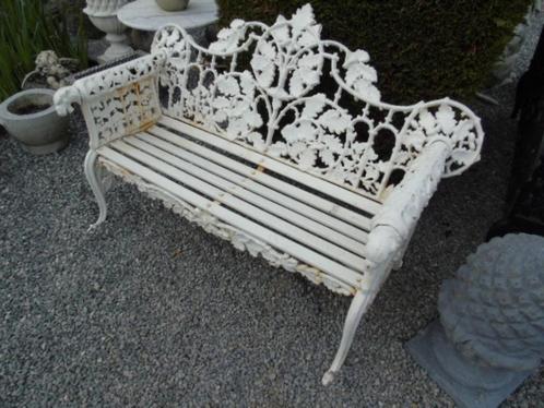 witte gietijzeren bank met meerdere houten latten, wolvenkop, Tuin en Terras, Tuinbanken, Zo goed als nieuw, Overige materialen