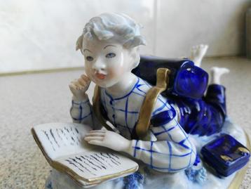 Posture Ecolière en Porcelaine, Enlèvement