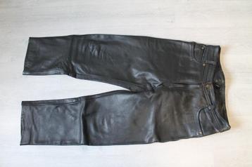 lederen jeans beschikbaar voor biedingen