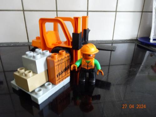 Duplo oranje heftruck / bouwplaats met werkman, Kinderen en Baby's, Speelgoed | Duplo en Lego, Duplo, Ophalen of Verzenden