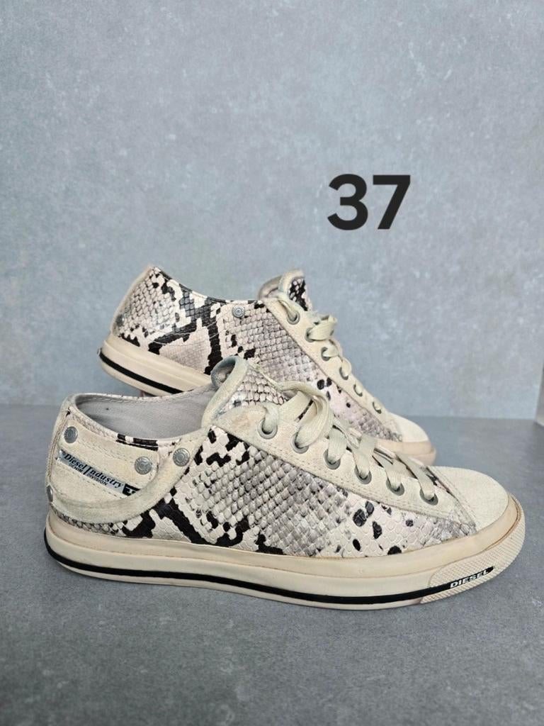 ​Baskets Diesel Exposure IV Low - Effet Serpent pointure 37, Enlèvement ou Envoi, Noir