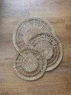3 decoratieve onderzetters van rotan, Ophalen, Zo goed als nieuw