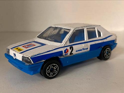 Alfa Romeo 33, Hobby en Vrije tijd, Modelauto's | 1:43, Auto, Ophalen of Verzenden