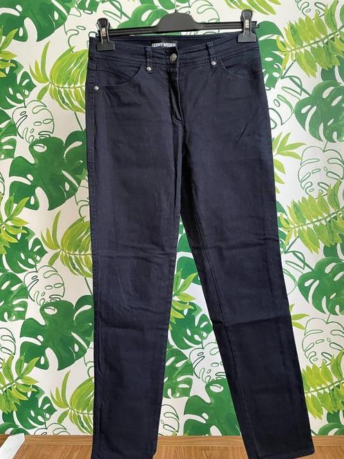 Gerry Weber 38 - lange blauwe broek - GRATIS pull, vest, Kleding | Dames, Broeken en Pantalons, Zo goed als nieuw, Maat 38/40 (M)