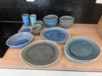 Servies set borden en potjes, Enlèvement, Comme neuf, Poterie, Assiettes(s)