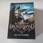 John Flanagan - De outsiders, Boeken, Ophalen of Verzenden, Zo goed als nieuw, John Flanagan