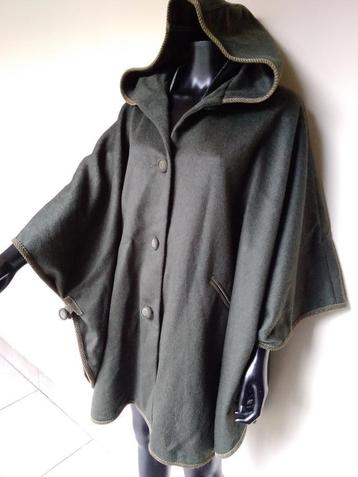 Vintage cape  beschikbaar voor biedingen