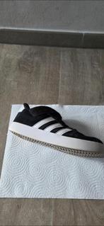 Adidas taille 31 fille ou garçon, Enfants & Bébés, Vêtements enfant | Chaussures & Chaussettes, Enlèvement, Utilisé, Chaussures
