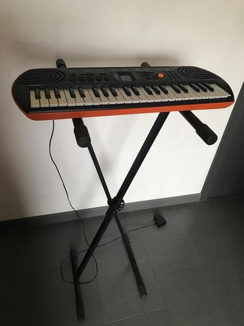Keyboard casio met statief en adapter, Musique & Instruments, Claviers, Comme neuf, Casio, Avec pied, Enlèvement