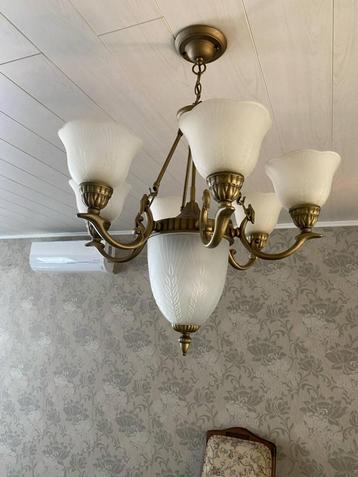 Luster beschikbaar voor biedingen