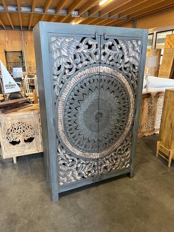 Kast/Buffetkast Houtsnijwerk Ibiza/Boho pracht exemplaar beschikbaar voor biedingen