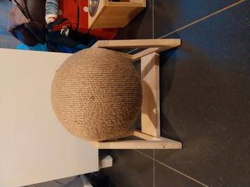 Krabbal voor kat beschikbaar voor biedingen