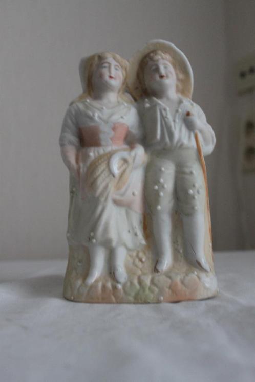 Couple de personnages vintage en biscuit, Antiquités & Art, Antiquités | Porcelaine, Enlèvement ou Envoi