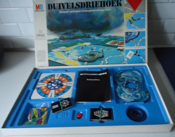 Vintage "Duivelsdriehoek" van MB in nieuwe staat en compleet, Hobby en Vrije tijd, Gezelschapsspellen | Bordspellen, Zo goed als nieuw