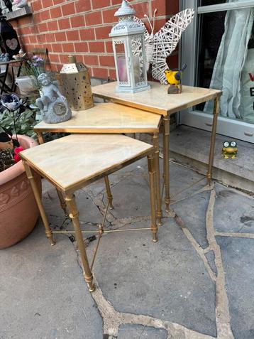 Table gigogne marbre beschikbaar voor biedingen