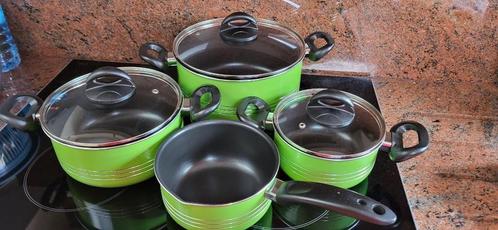 Kookpotten 4 stuks met glazen deksel Kleur: groen, Huis en Inrichting, Keuken | Potten en Pannen, Zo goed als nieuw, Pannenset