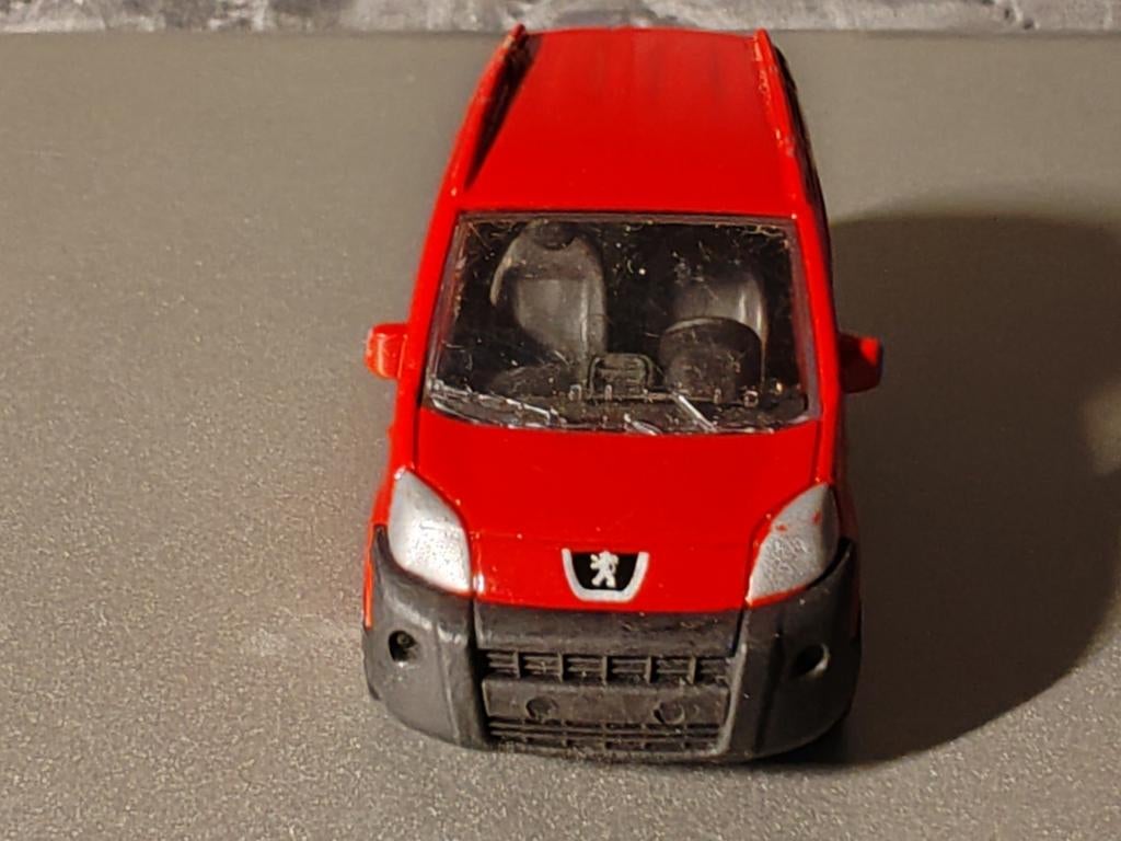 MAJORETTE voiture Métal PEUGEOT BIPPER Réf 205H echelle 1/64, Enlèvement ou Envoi, Utilisé, Voiture