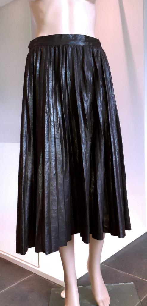 Rok midi zwart lederlook S-M, Kleding | Dames, Rokken, Nieuw, Maat 36 (S), Zwart, Onder de knie, Verzenden