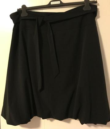 Zwarte rok van Simply maat 50