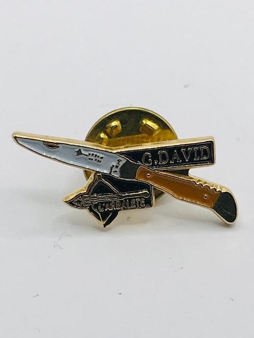 Pin's Pins Pin Badge Laguiole Extra G. David L’ Arbalète new, Caravans en Kamperen, Kampeergereedschap, Nieuw, Verzenden