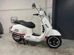 Piaggio Vespa GTS 300 (bj 2012), Motoren, Scooter, 300 cc, Bedrijf, 12 t/m 35 kW