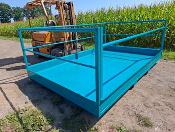 Manbak op vorken 3,75 x 2,35m werkplatform beschikbaar voor biedingen