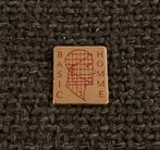 PIN - BASIC HOMME - PARFUM - PERFUME, Collections, Envoi, Utilisé, Marque, Insigne ou Pin's