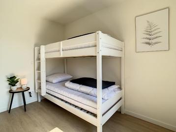 Showmodel Stapelbed wit incl. Ladder beschikbaar voor biedingen