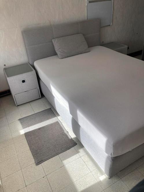 Boxspring 140x200 met twee nachtkastjes, Huis en Inrichting, Slaapkamer | Boxsprings, Zo goed als nieuw, Ophalen