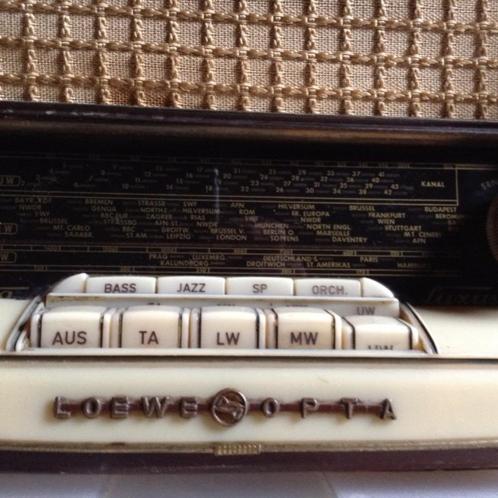 LOEWE OPTA - lampen radio - perfecte klank, Audio, Tv en Foto, Radio's, Gebruikt, Radio, Ophalen