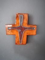 Vintage kruisbeeldje, Antiek en Kunst, Antiek | Religieuze voorwerpen, Ophalen