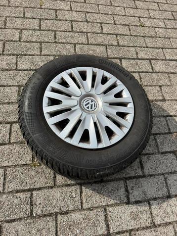 Golf 6 stalen velgen met wieldoppen beschikbaar voor biedingen