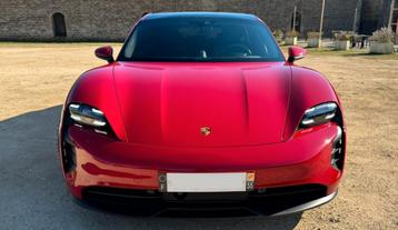 MAGNIFIQUE PORSCHE TAYCAN  SPORTURISMO GTS 598ch, Autos, Rouge, Achat, Alcantara, Particulier