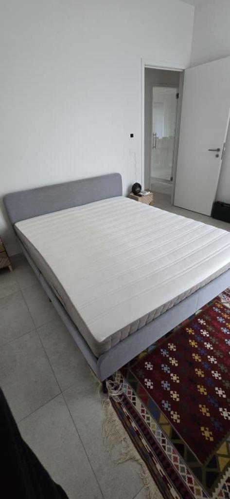 Bed met Matras 160x200, Huis en Inrichting, Slaapkamer | Matrassen en Bedbodems, Gebruikt, Bedbodem, 160 cm, 200 cm, Tweepersoons