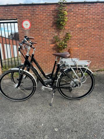 2 nieuwe elektrische fietsen trek beschikbaar voor biedingen