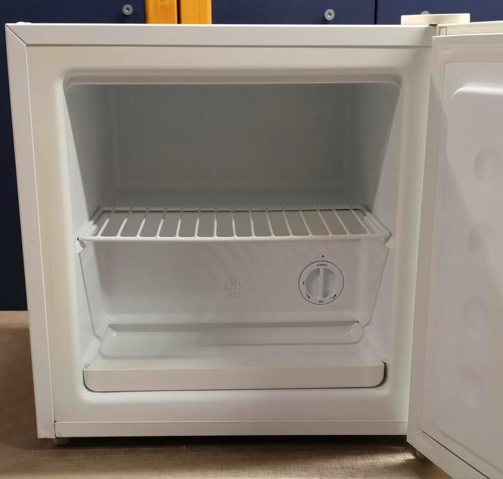 Inuvik Barmodel Diepvriezer 32L, Elektronische apparatuur, Vriezers en Diepvrieskisten, Gebruikt, Vrijstaand, Vrieskast, Minder dan 85 cm