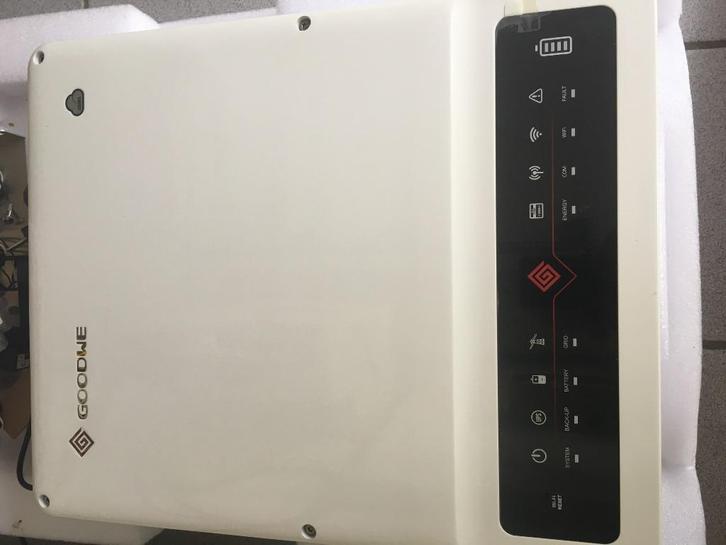 Omvormer Hybride - GOODWE   5 Kw, Huis en Inrichting, Overige Huis en Inrichting, Zo goed als nieuw, Ophalen