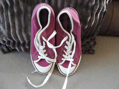 Chaussures - Pointure 36 - Basket en toile bordeau, Sport en Fitness, Basketbal, Schoenen, Ophalen
