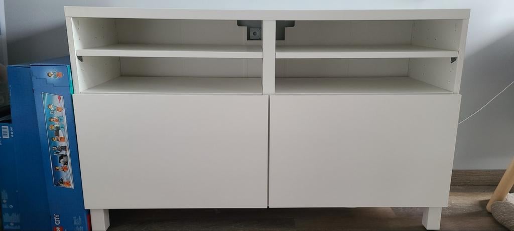 TV meubel, Enlèvement